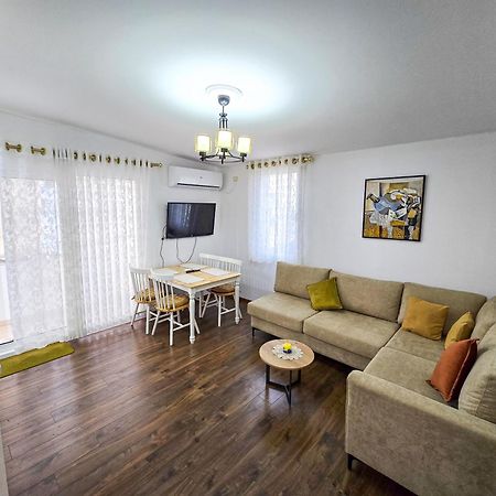 Lake Park 2Br Apartment Tirana Exterior foto