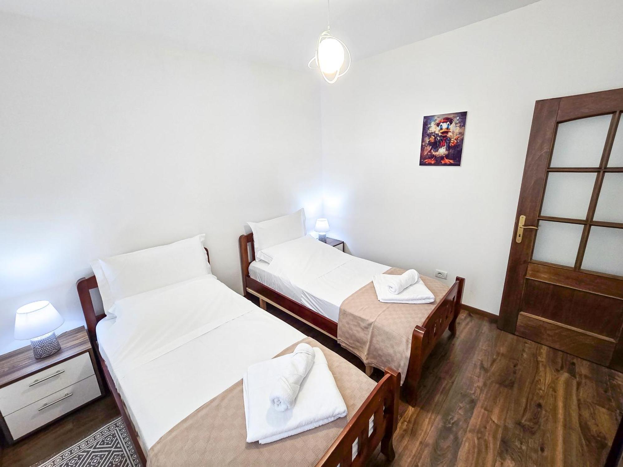 Lake Park 2Br Apartment Tirana Exterior foto